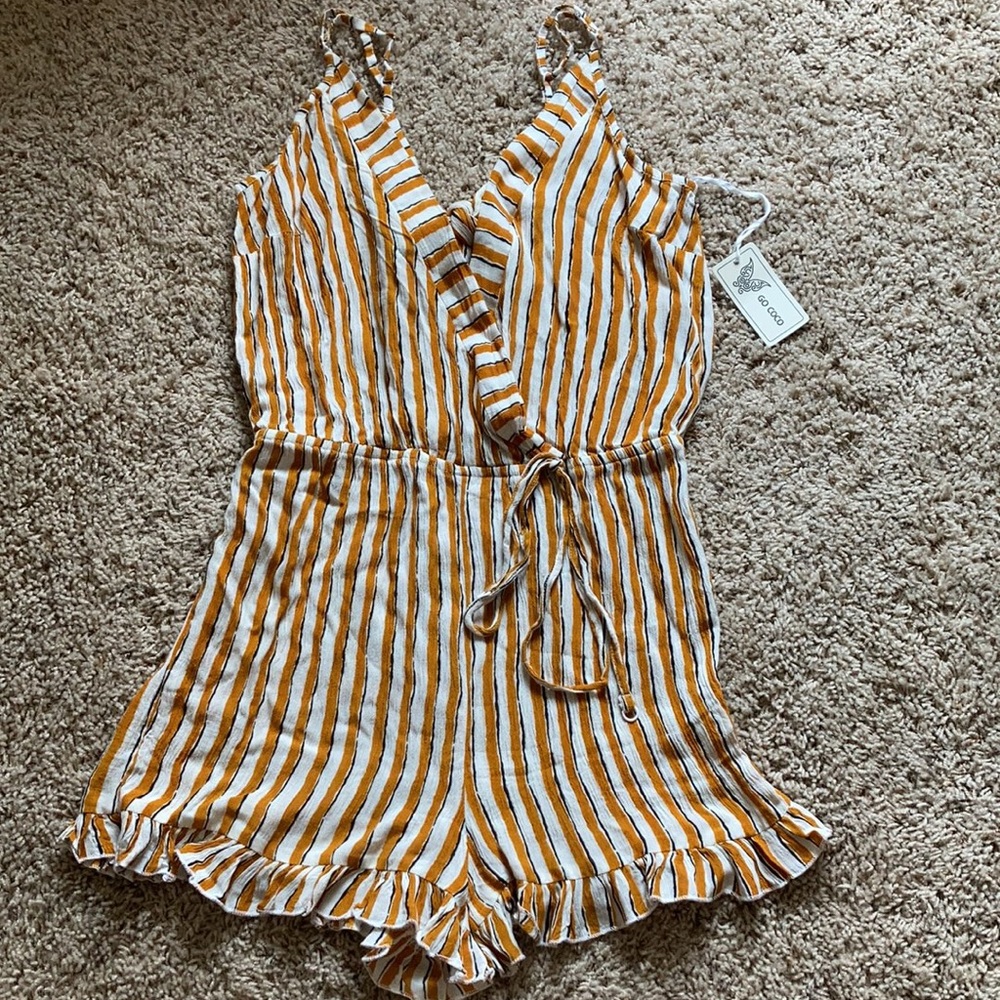 Go Coco Striped Deep V Neck Romper NWT Women’s Size Medium Brown Black Cream - Picture 3 of 6